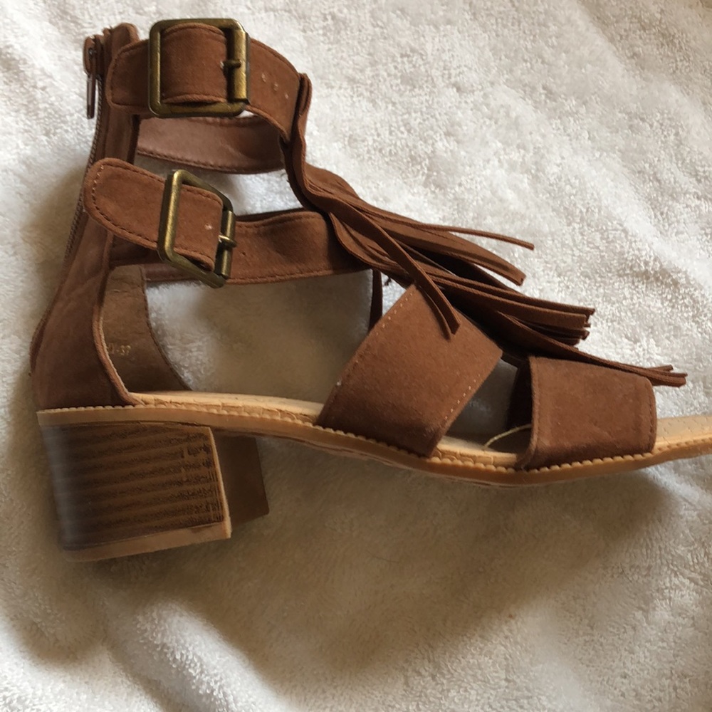 Sandals - Picture 2 of 5